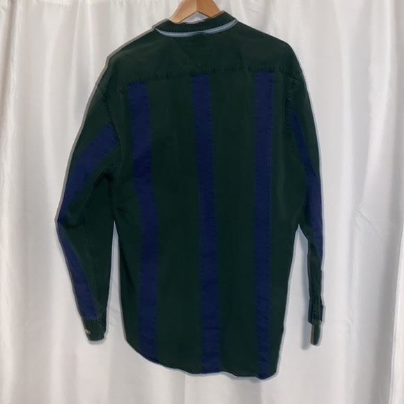 VGT Color block Tommy Hilfiger 100% cotton button-down. Size large - Picture 5 of 8